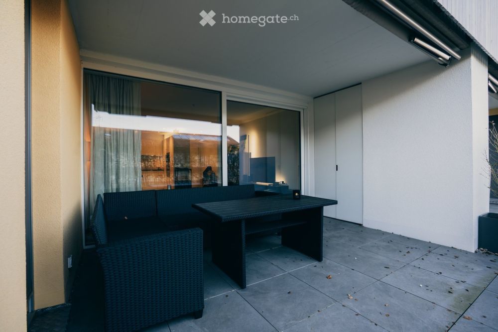 Modern 2.5-Room Ground Floor Apartment in Quiet Mönchaltorf - Bild 4