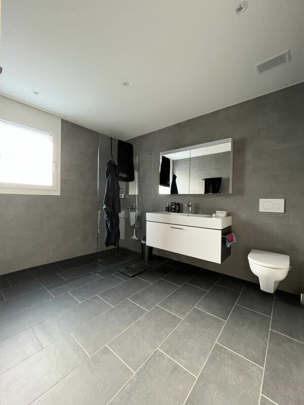 Nach Erstbezug - Moderne 2.5-Zimmerwohnung im Herzen von Uffikon - Bild 3