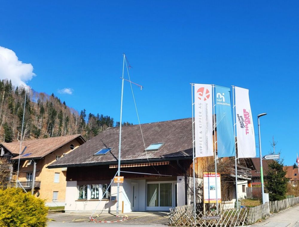 Moderne 3.5-Zimmer-Eigentumswohnung - an ruhiger, naturnaher Lage! - Bild 2