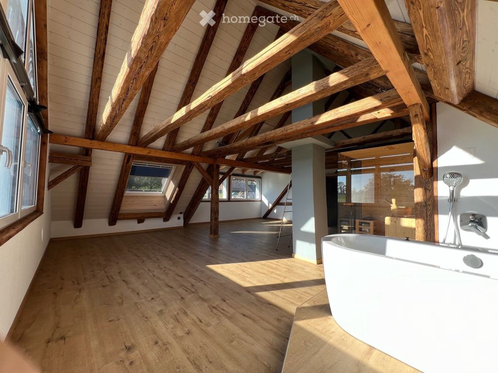 Lichtdurchfluteter Traum-Altbau 2024 60 m² Wellness-Schlafzimmer mit Sauna  in Hugelshofen - Bild 1