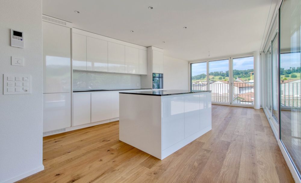 Moderne 2.5-Zimmer-Attikawohnung in Eschenbach - Bild 1