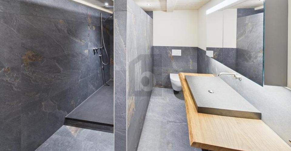 GROSSZÜGIG MIT CHARAKTER, IM EIGENTUMSTANDARD - Appartement 3.5 pièces - image - 2