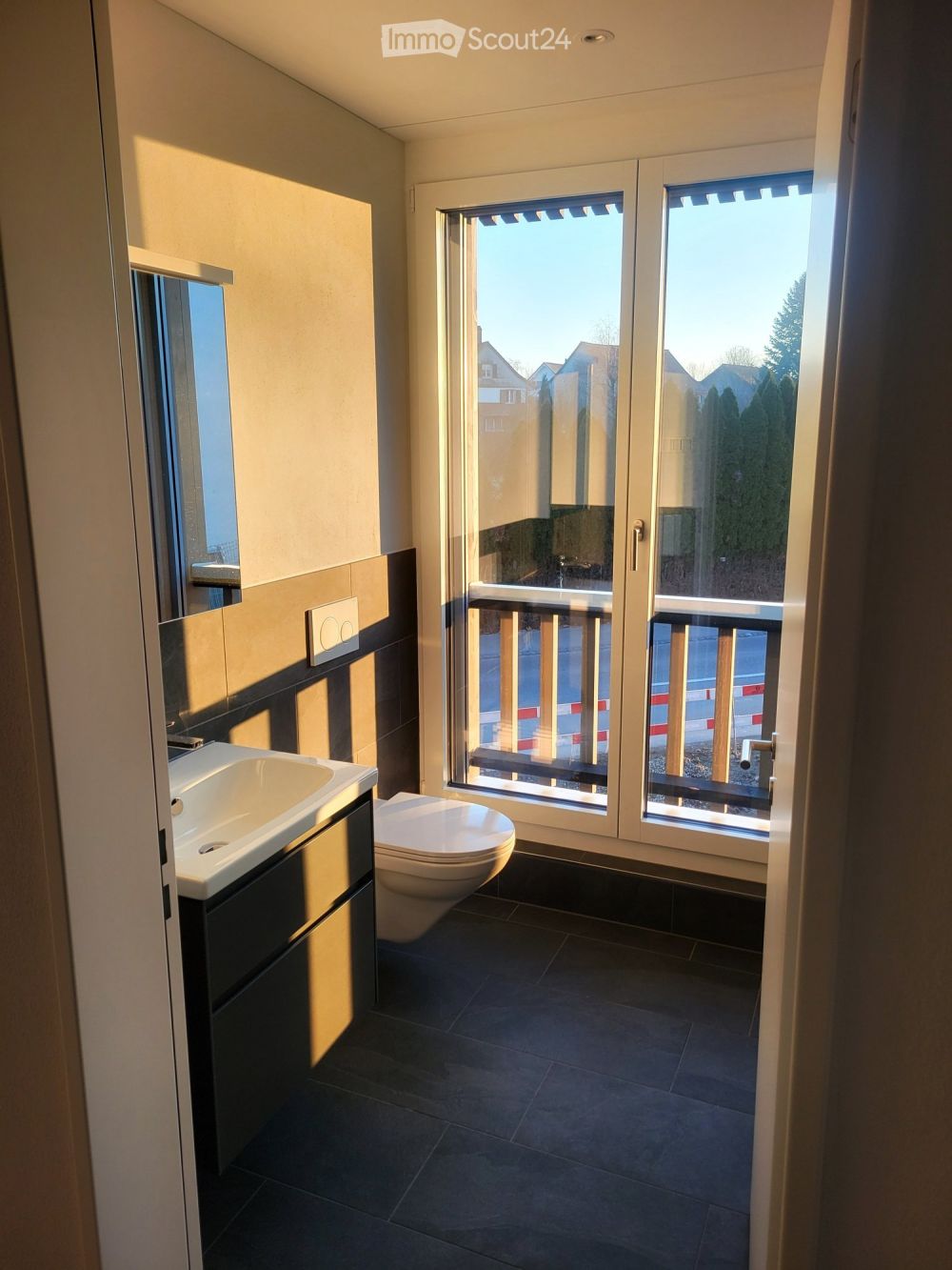 Moderne Neubauwohnung im Herzen des Zürcher Weinland's - Bild 3