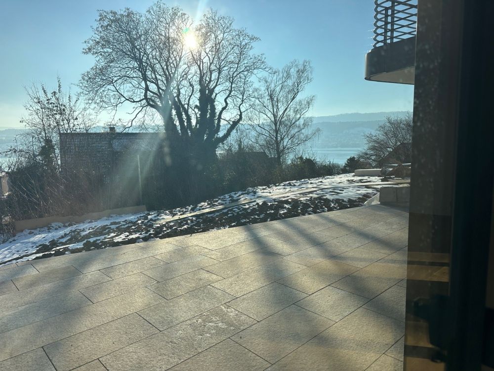 Exklusiver Erstbezug - einzigartige Neubauwohnung mit Seesicht - Sitzplatz mit Aussicht