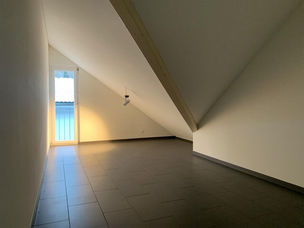 Ruhig gelegene 5.5-Zimmer-Maisonette-Wohnung in Bahnhof-Nähe - Galerie - Bild 2