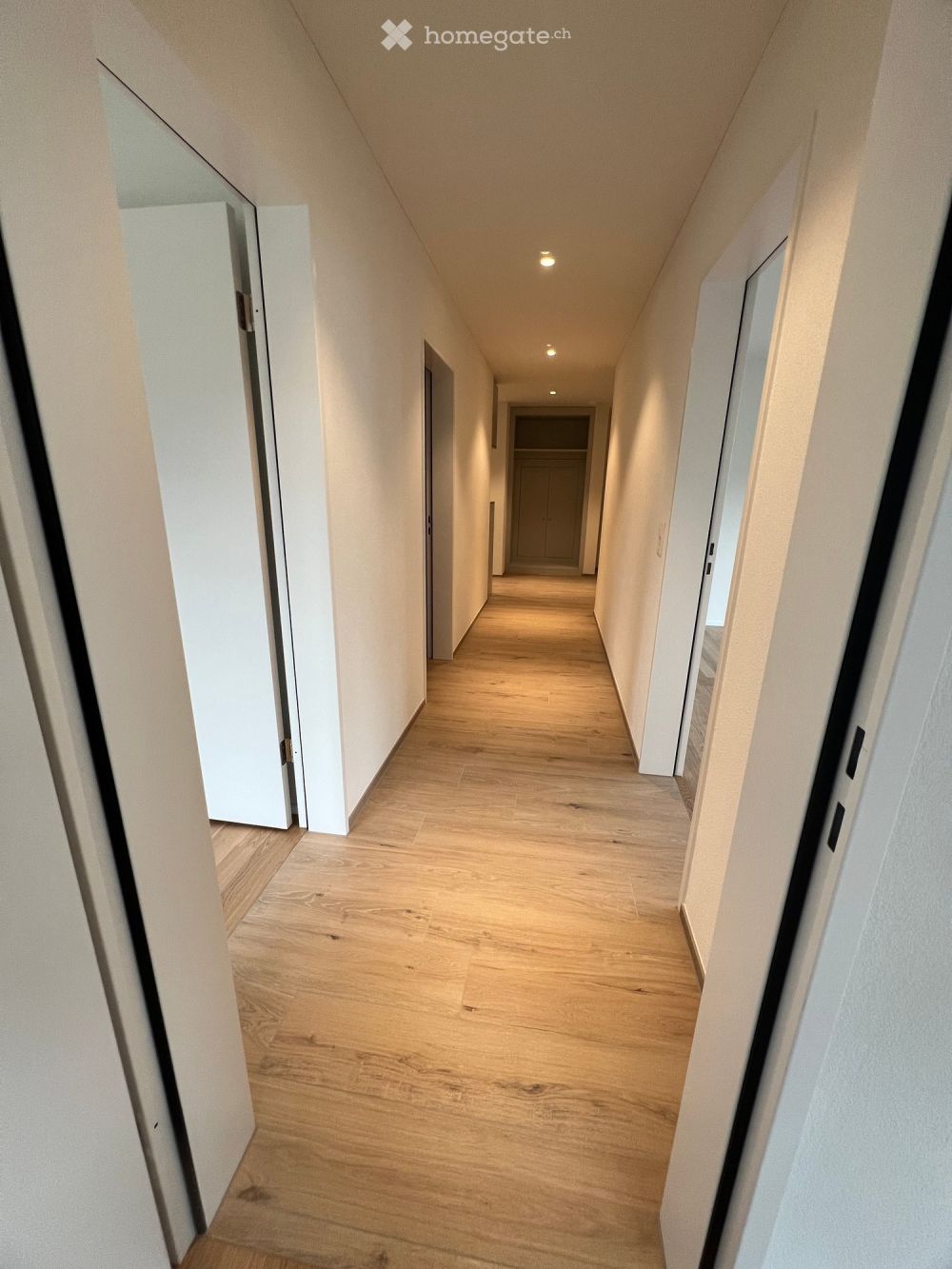 Neue, naturnahe 4.5-Zimmer-Wohnung im Herzen von Sattel - Bild 6