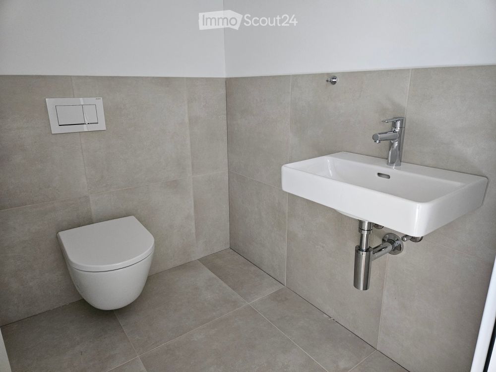 Erstvermietung: Moderne 3.5 Zimmer Neubauwohnung mit 75 m² Sitzplatz, Balkon & traumhafter Weitsicht - Bild 13