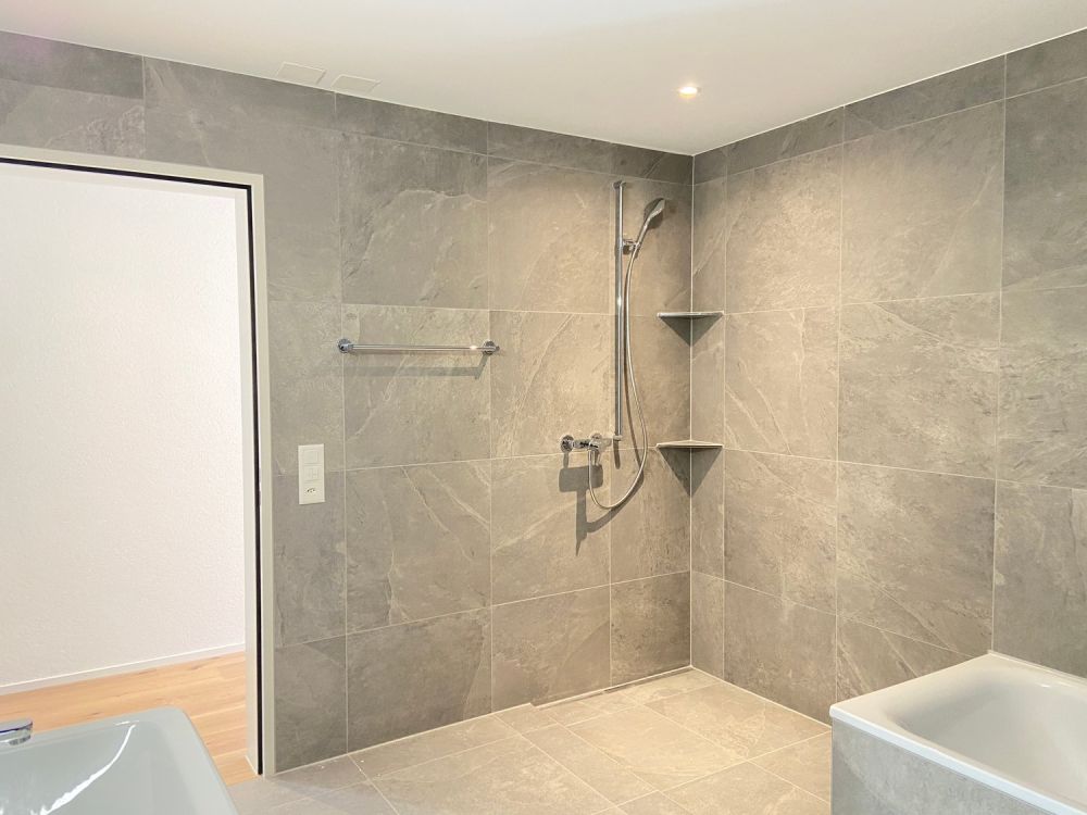 Neubau - Moderne 3.5-Zimmer-Wohnung mit Balkon in Näfels - Bild 8