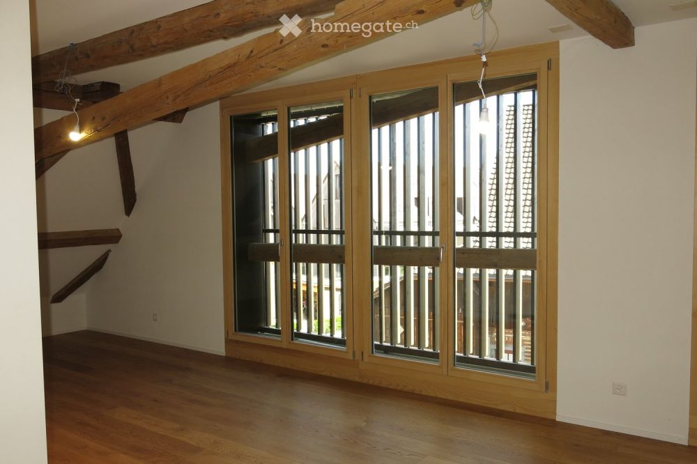 Moderne 2.5-Zimmer-Neubau-Loft-Wohnung mit Balkon und schöner Aussicht ins Grüne in Nänikon, Uster - Bild 2