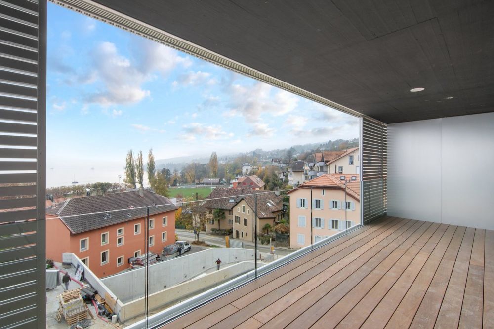 Magnifique 2,5 pièces au bord du lac - Balkon/Terrasse/Sitzplatz
