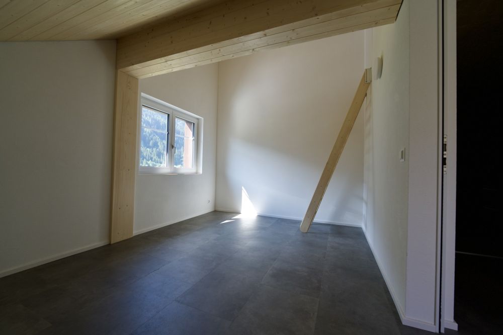 Attraktive 2 1/2 Zimmer-Wohnung an ruhiger Lage in Trun - Bild 5