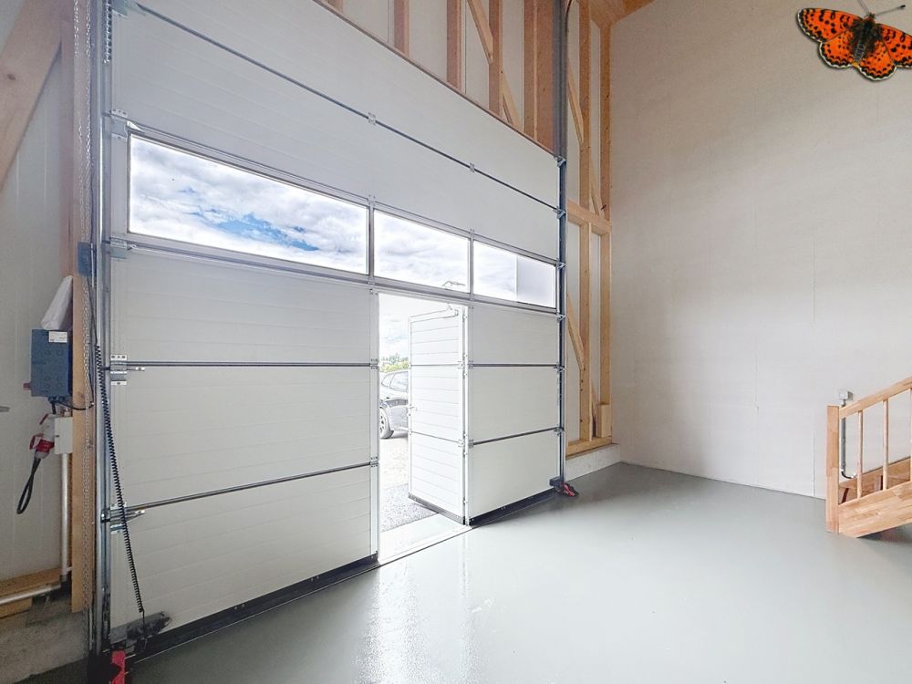 Dépôt avec bureau - Porte accès