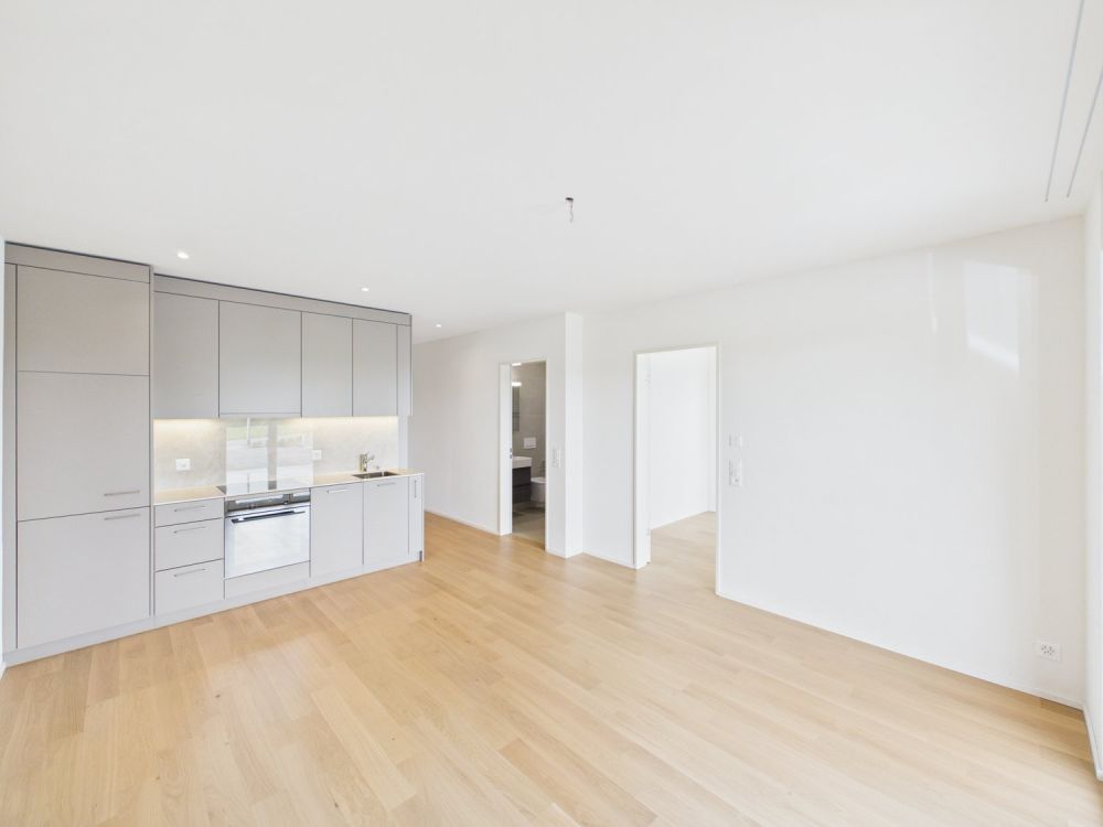 Moderne 2.5-Zimmerwohnung mit 14m2 Balkon - Bild 1