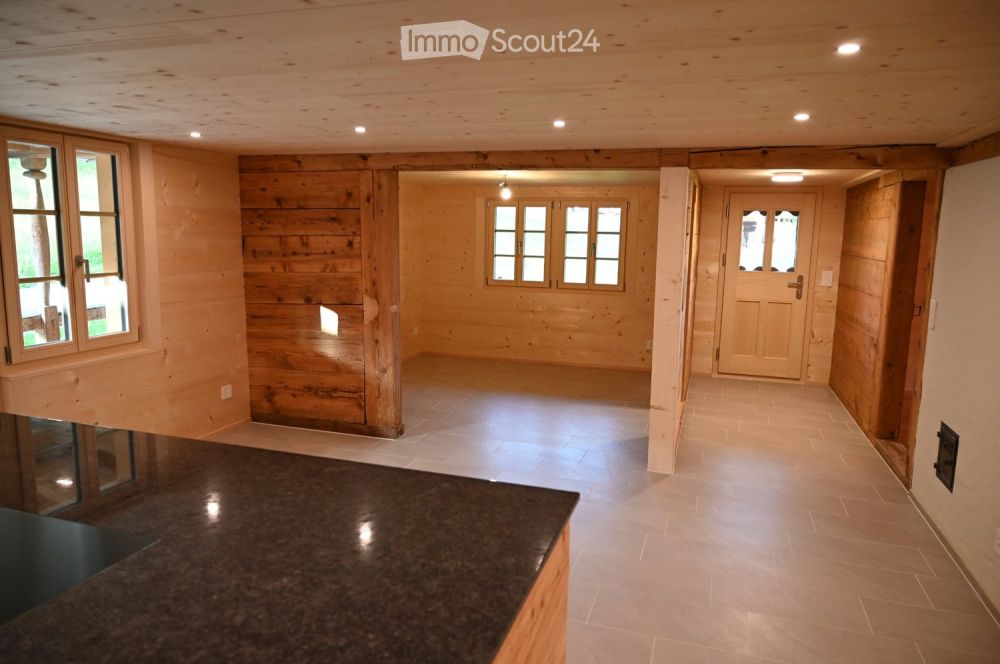 Exklusive neue 4-Zimmer-Altholzwohnung in Bauernhaus - Bild 2