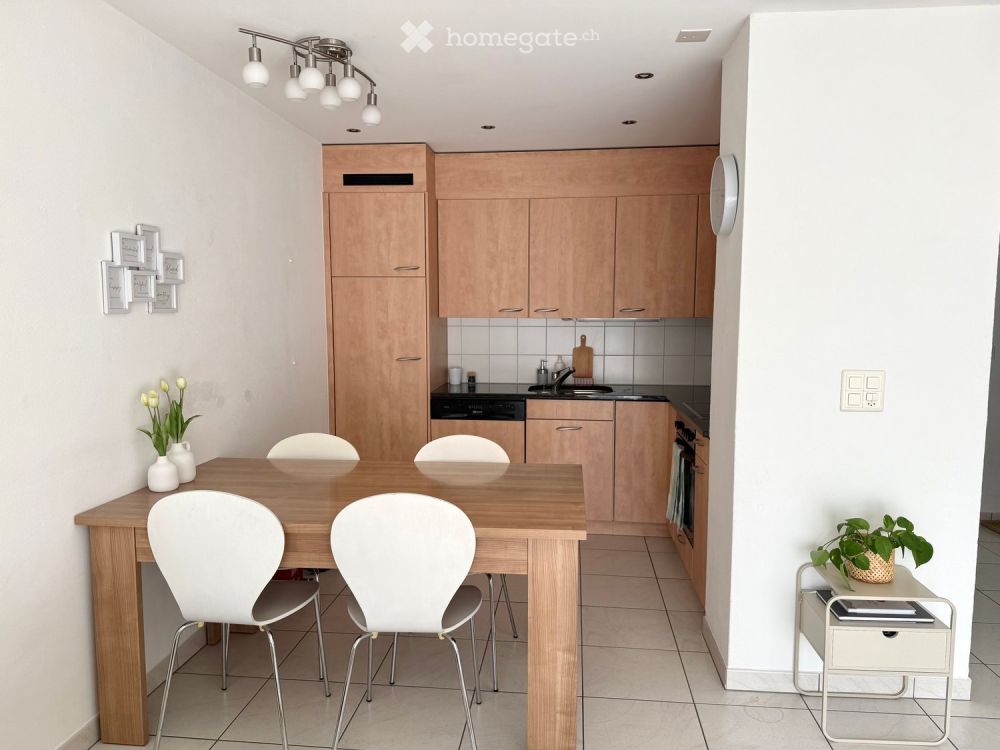 Helle Wohnung mit traumhafter Aussicht & Balkon - Bild 2