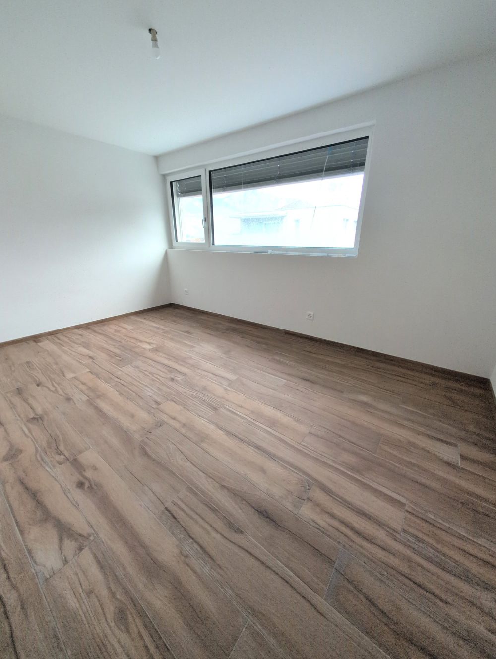 Belle opportunité ! Très bel appartement de 3 pièces 1/2, avec terrasse, à louer à Saxon ! - Bild 9