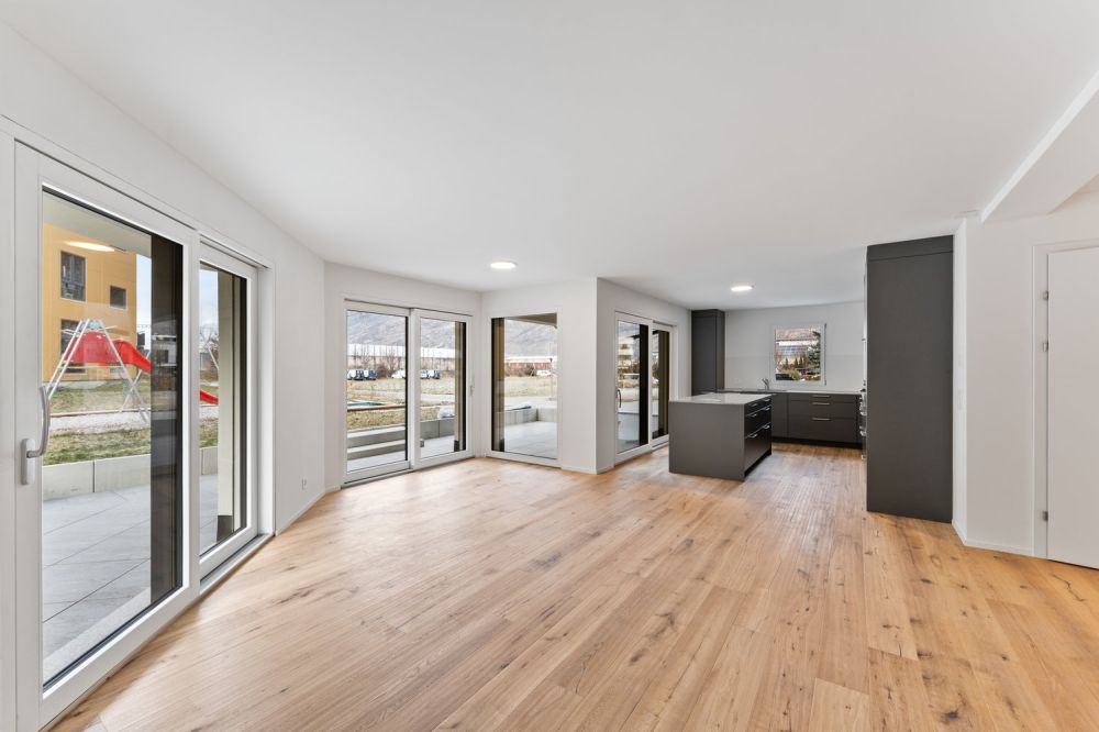 möbiliertes WG Zimmer in 5.5-Z-Gartenwohnung - Neubau - Bild 2