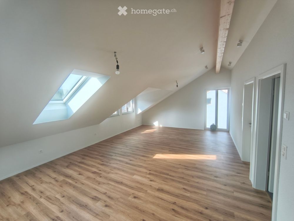 Neue, helle 3.5-Zimmer Dachwohnung - Bild 1