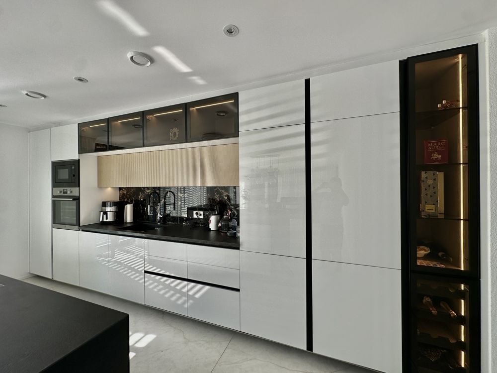 Moderne 4,5-Zi.-Wohnung mit Terrasse & Whirlpool in Umiken - Bild 2