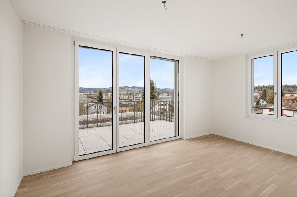 Neuwertige 2-Zimmer-Attika-Wohnung mit grosser Dachterrasse & Weitsicht in Uster - Bild 7