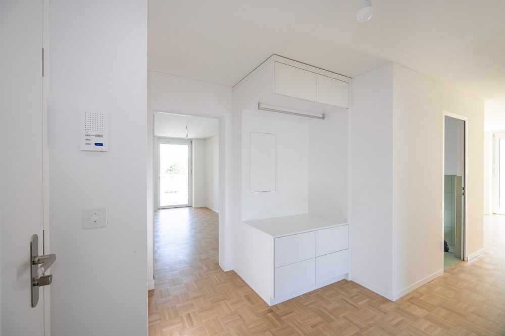 Erstvermietung - schöne 4.5 Zimmer-Wohnung in Rotmonten zu vermieten - Eingangsbereich