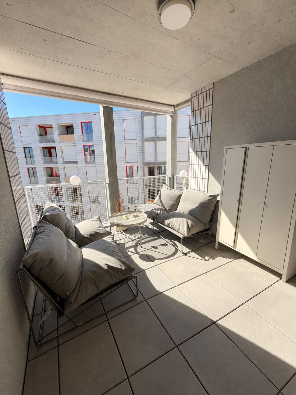 Helle 3.5-Zimmer-Wohnung im 5. OG mit Loggia und Balkon in Kriens - Bild 3