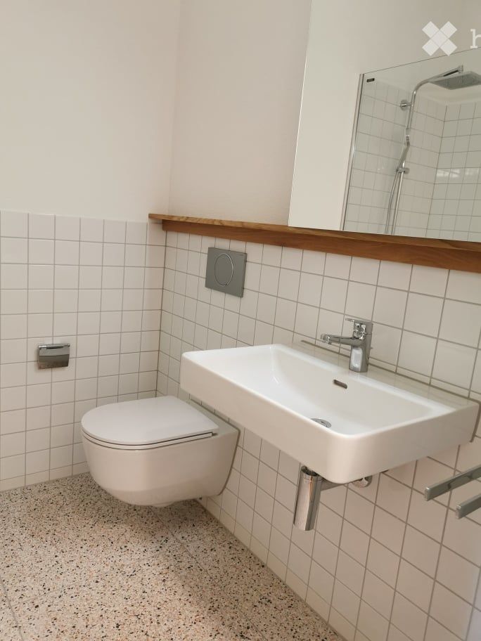 Moderne, zentral gelegene Dachwohnung - Bild 7