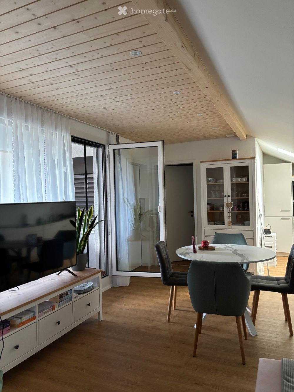 Dachwohnung in Tuggen - Bild 1