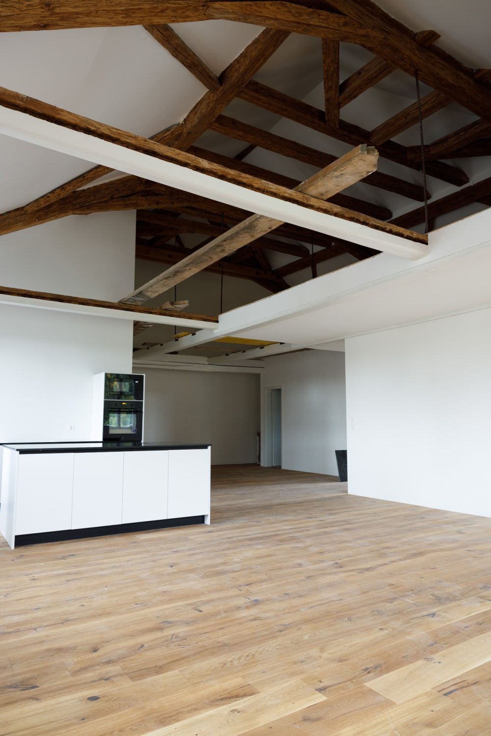 Grosszügige 3.5-Zimmer-Dachwohnung mit Galerie - Bild 2