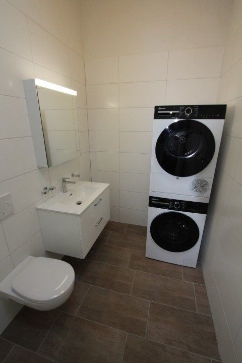 Frisch erstellte helle moderne 3.5 Zimmer Dach Wohnung an sehr zentraler Lage. - Bild 5