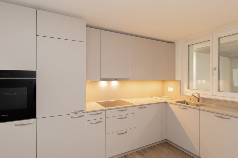 Moderne 3.5-Zimmer-Wohnung an zentraler Lage in Rüti - Web-2.jpg