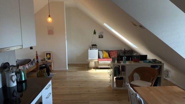 Neu renovierte, charmante Dachwohnung! - Bild 7