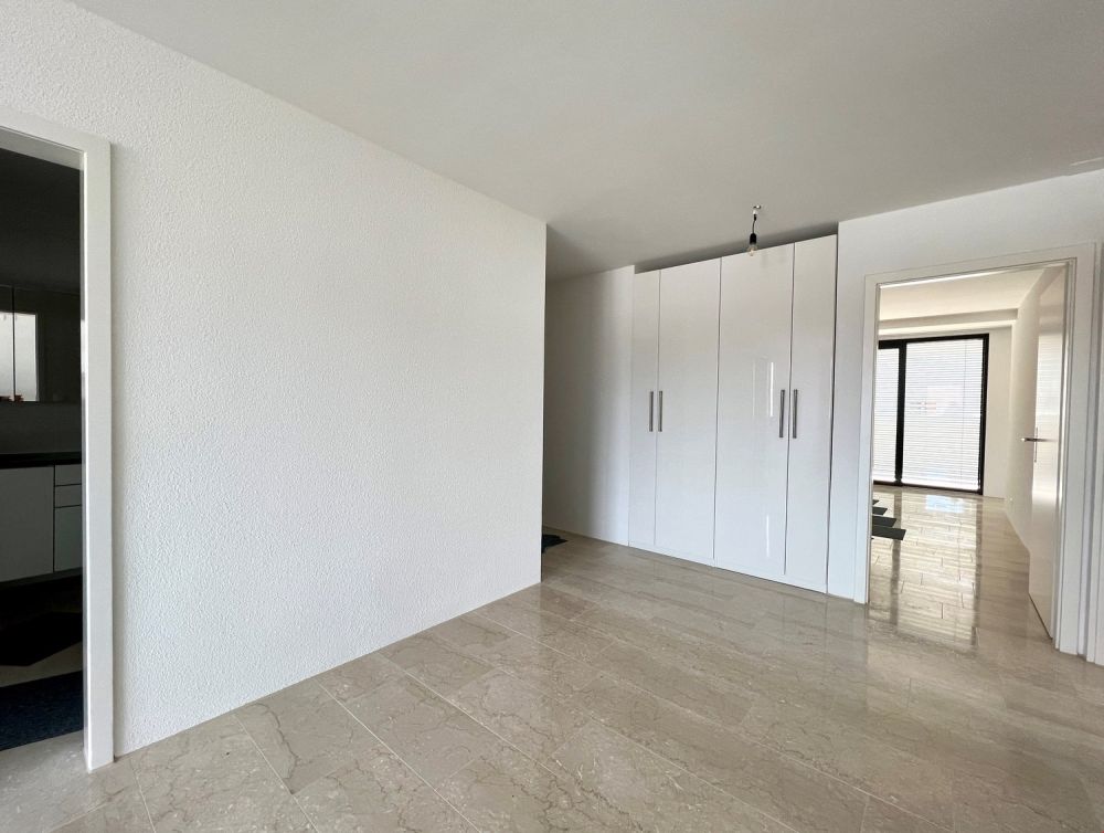 ***GELEGENHEIT*** - TOP sanierte 4 1/2 Zwg mit grossem Balkon - Bild 4
