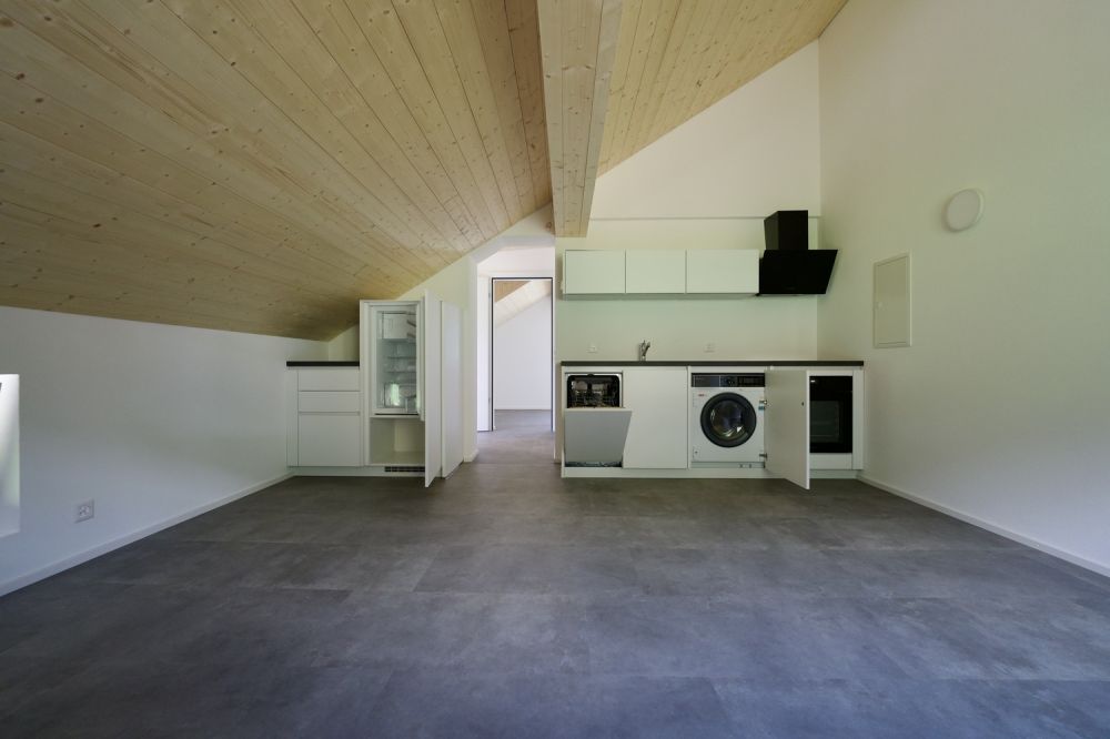 Attraktive 2 1/2 Zimmer-Wohnung an ruhiger Lage in Trun - Bild 3