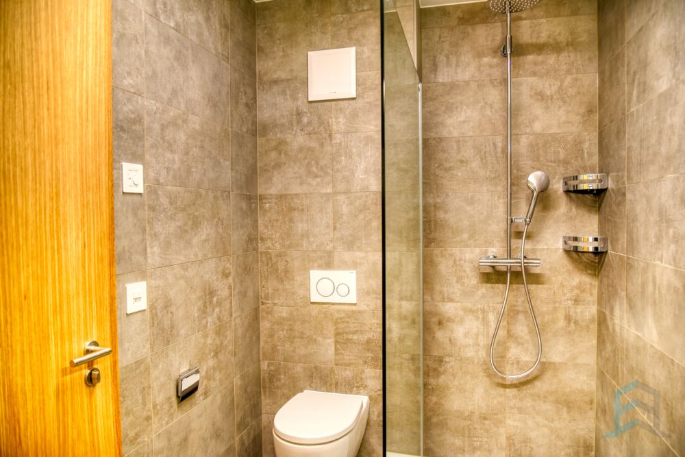 A LOUER - Splendide appartement neuf de 3½ pièces au coeur des vignobles - Appartement Leuk - Salle de bain / Wohnung Leuk - Badezimmer / Appartement Leuk - Bathroom