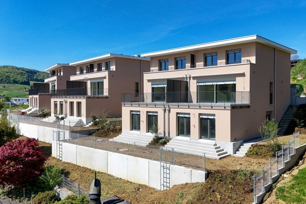 ERSTVERMIETUNG - 6.5-Zi.-Reiheneinfamilienhaus mit PV-Anlage - DJI_20260423151312_0029_D.jpg