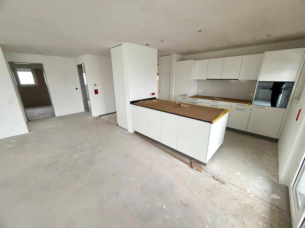 Erstvermietung  grosszügige 3.5-Zimmer-Wohnung an bevorzugter Hanglage - Bild 3