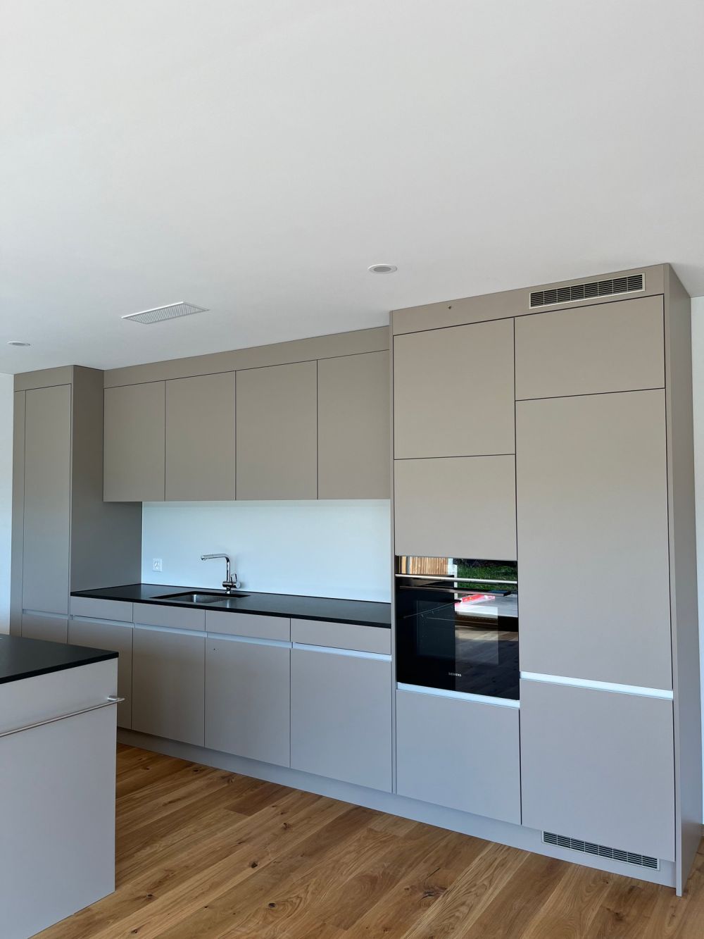 Moderne 4.5-Zimmer-Neubauwohnung mit grosser Terrasse - Bild 3