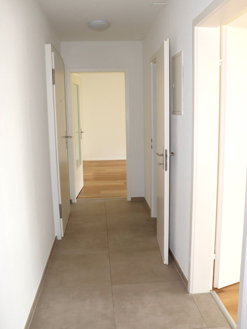 neu sanierte, grosszügige 2.5 Zi.-Wohnung - Erstbezug - Bild 6