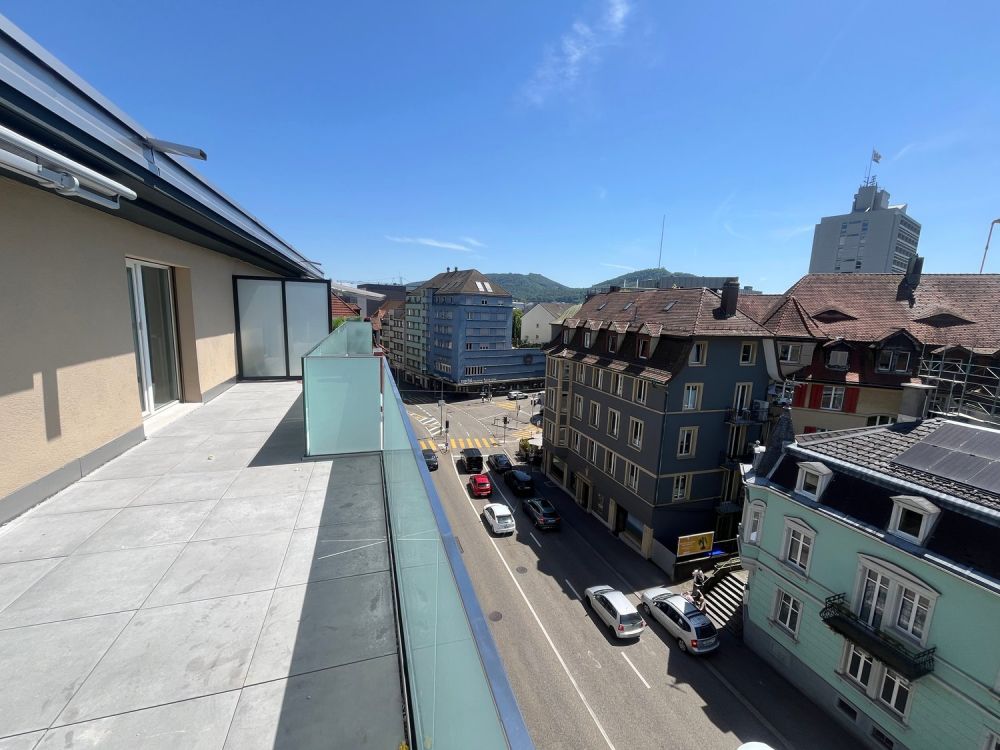Erstbezug nach Totalsanierung – moderne 2.5-Zimmer-Attikawohnung mit 2 grossen Terrassen in Olten - Bild 11