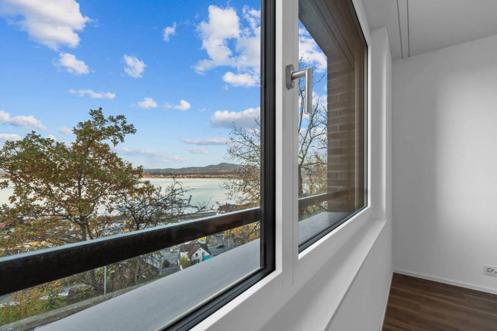 Exklusives Wohnen mit traumhaftem Blick auf den Zürichsee! - Bild 12