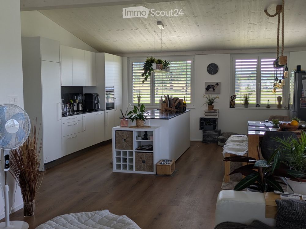 Modernes 5.5-Zimmer-Einfamilienhaus, ruhige Lage, idyllisches Flair mit Bergblick - Bild 4