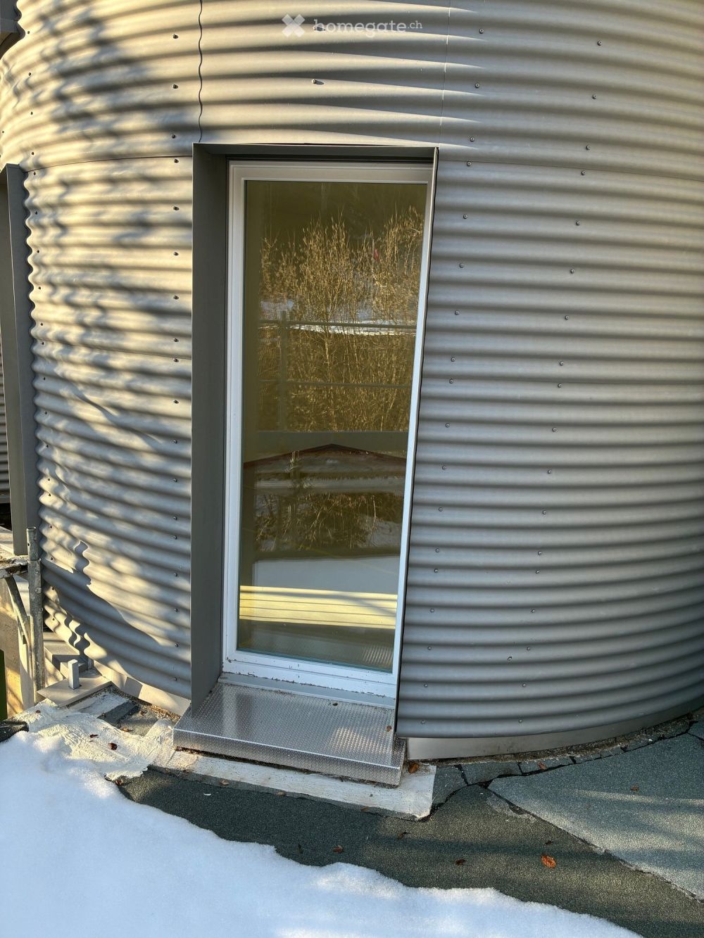 Originelle 3.5-Zimmer-Maisonette-Wohnung in zentraler Lage von Hinwil - Bild 2