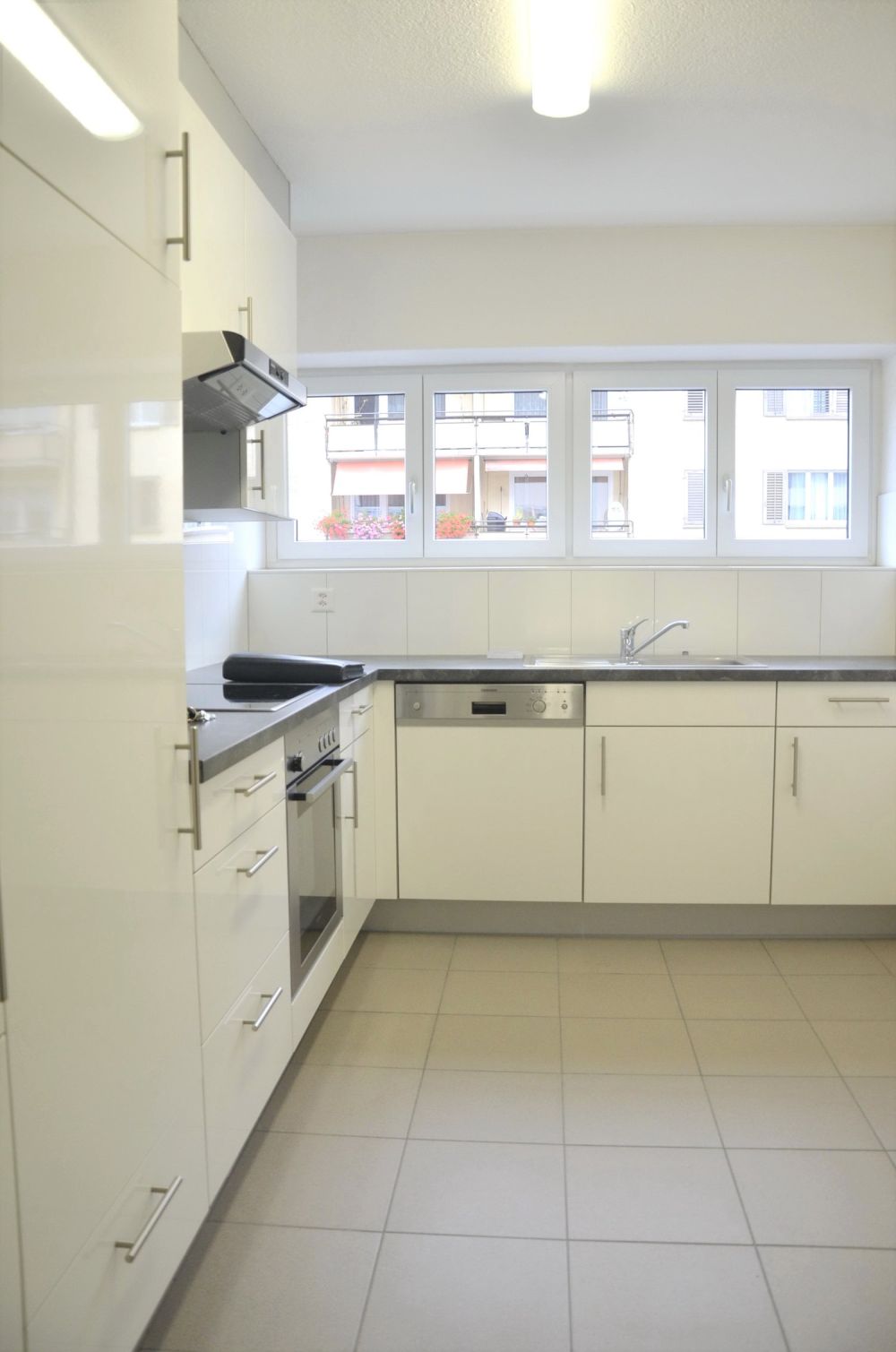 Moderne 3-Zimmer-Wohnung mit Balkon an zentraler Lage - Bild 2