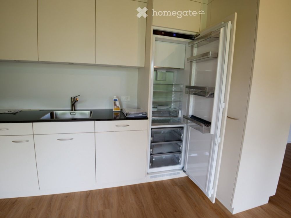 Helle 4.5-Zimmer-Wohnung mit Balkon und schöner Aussicht in Buttikon SZ - Bild 2
