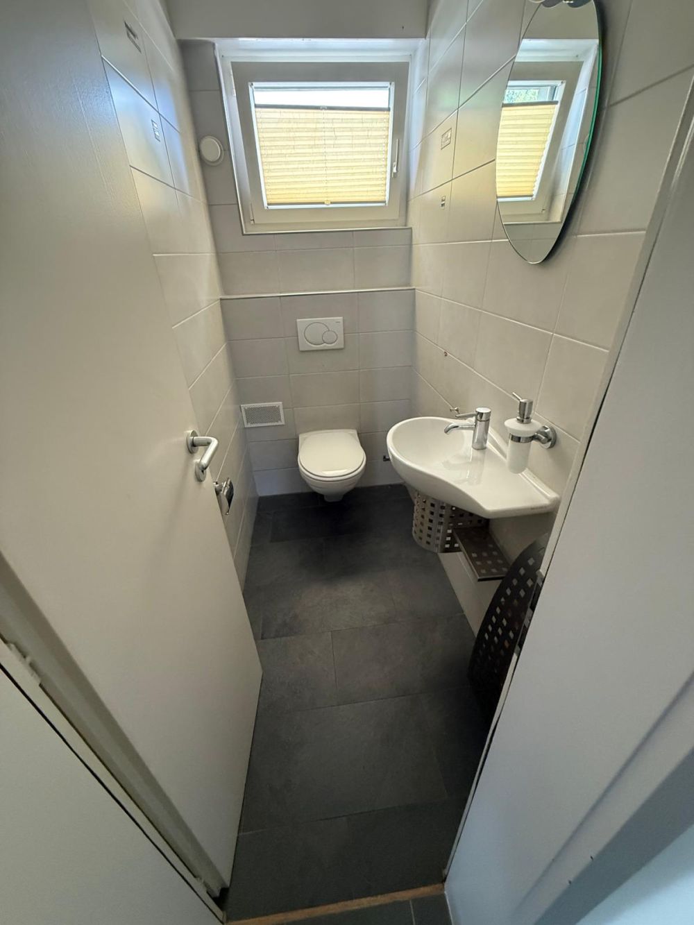 5.5-Zimmer-Wohnung (befristet) zu vermieten - Gäste-WC