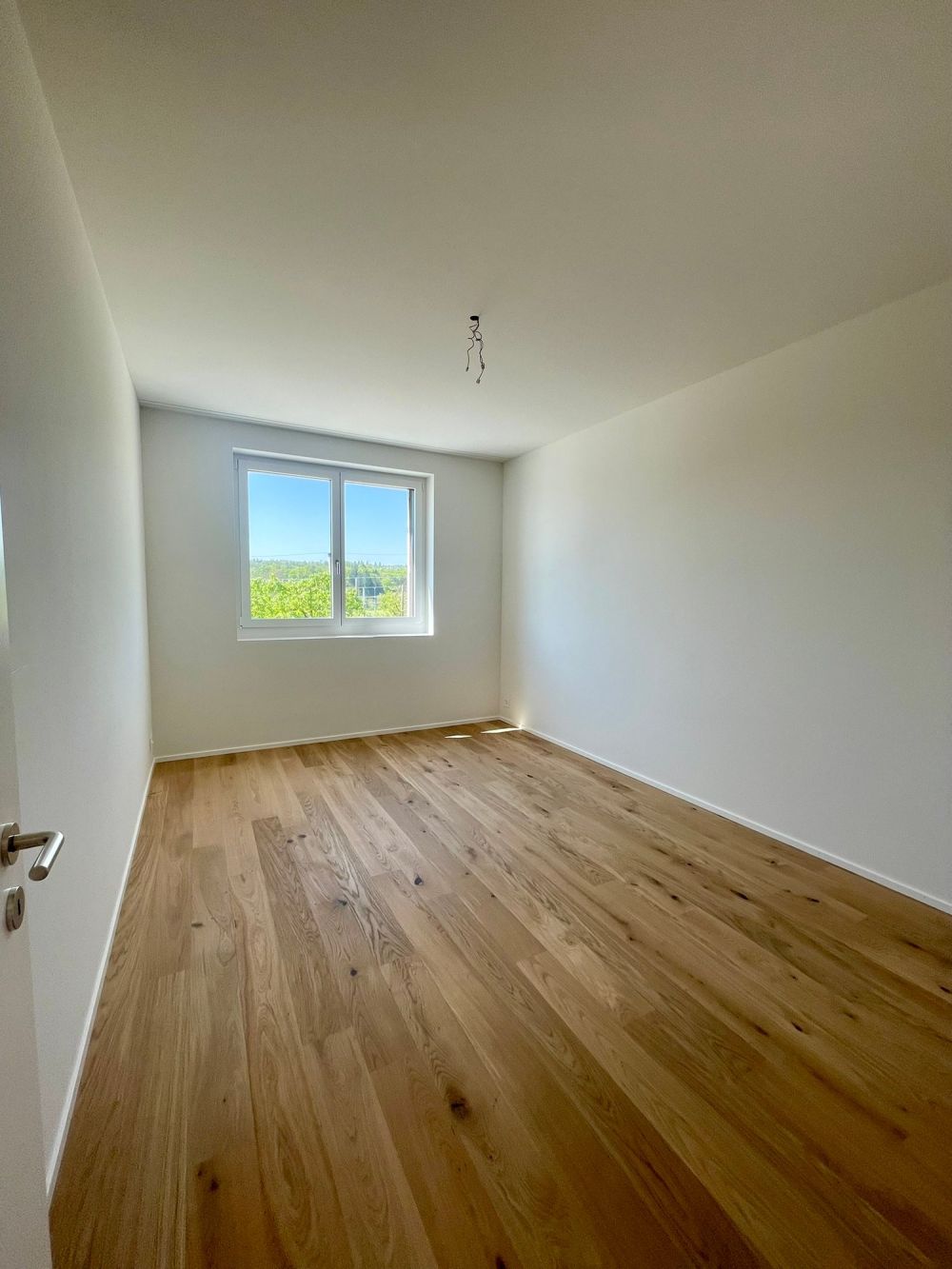 Sonnig, modern und hochwertig – 2.5 Zimmer Wohnung mit unverbaubarer Aussicht - Bild 3