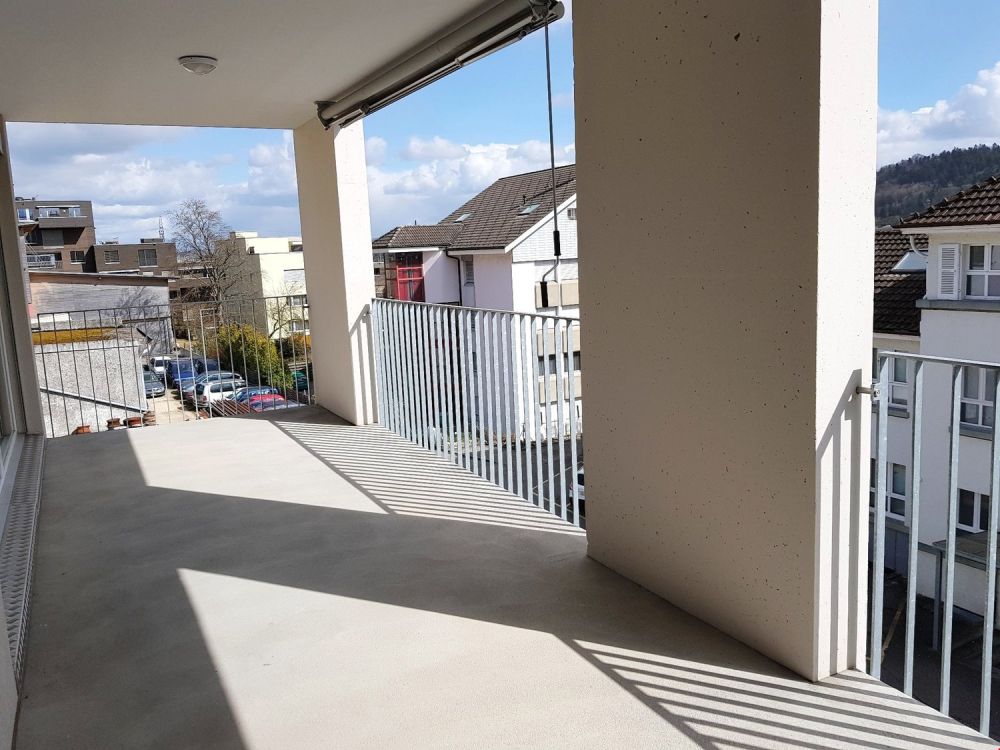 Moderne und helle 3.5-Zimmerwohnung mit grossem Balkon in Pieterlen - Bild 3