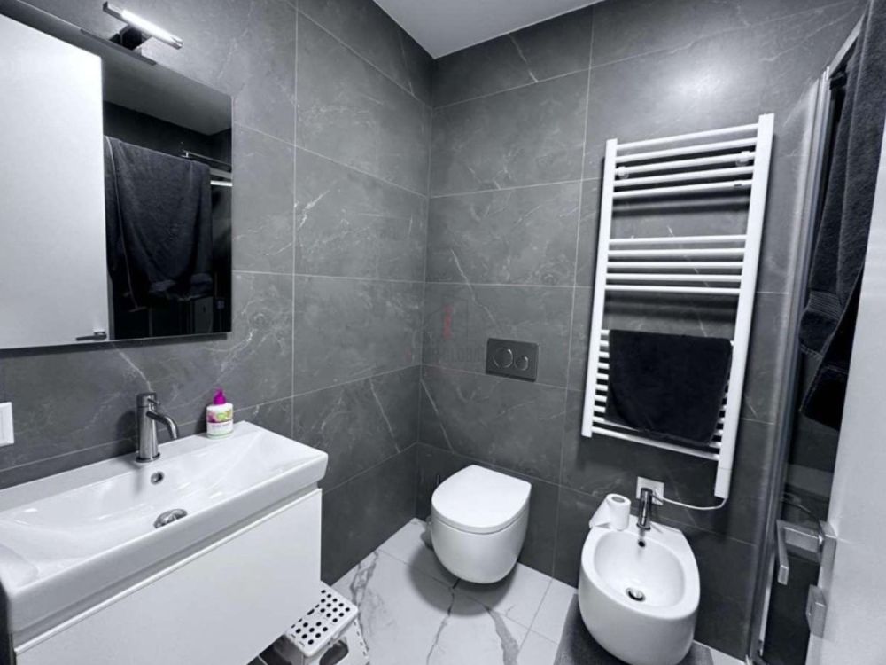 PRESTIGIOSO BILOCALE ARREDATO CON MERAVIGLIOSO TERRAZZO - Bild 7