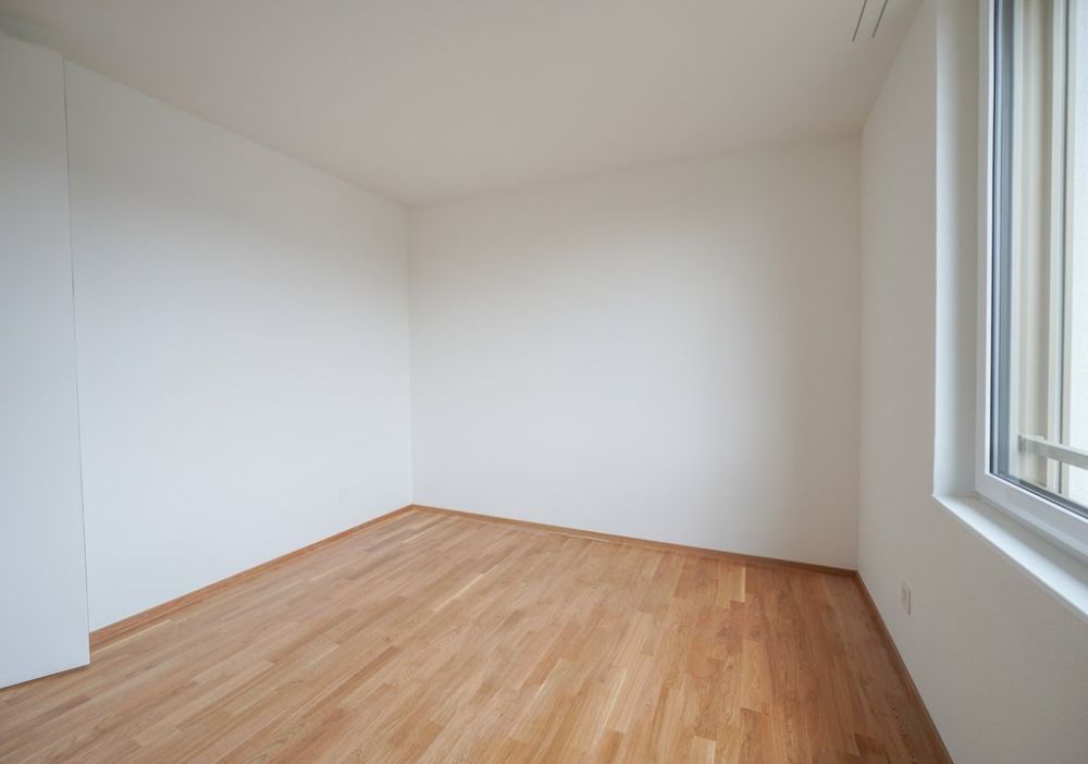 ERSTVERMIETUNG IN LIESTAL - jede Wohnung mit eigenem Waschturm - Zimmer.jpg